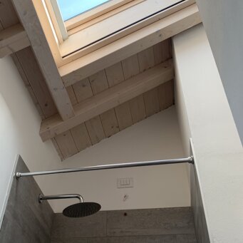 Fortunago - PV dettaglio infisso a soffitto - FAKRO