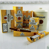 Sigaro Nostrano del Brenta artigianale in primo piano, con foglia di tabacco italiano e fascia tradizionale