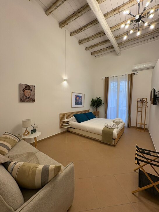 stanza completa divano poi letto.jpeg stanza completa divano poi letto.jpeg