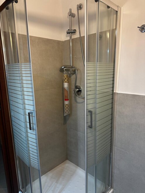 doccia.jpeg doccia.jpeg