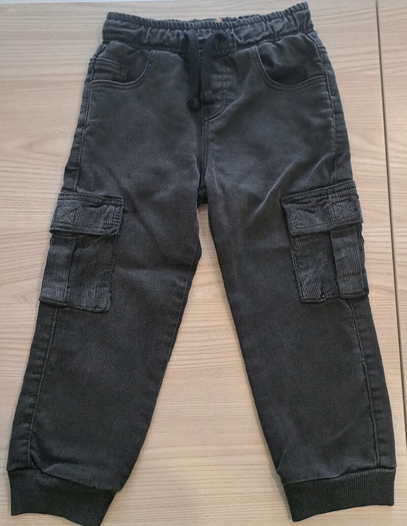 pantaloni-cargo-in-velluto-e-gabardine