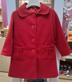 cappotto-con-bottoni-e-basco