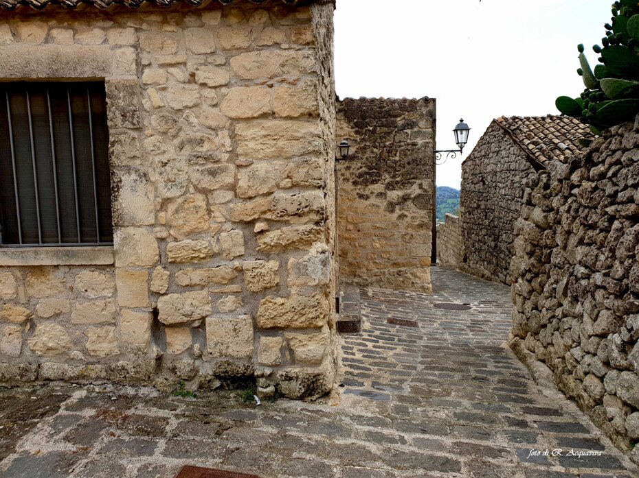 1de7cb9d-01c4-4c96-b794-2552f5d93785 1de7cb9d-01c4-4c96-b794-2552f5d93785