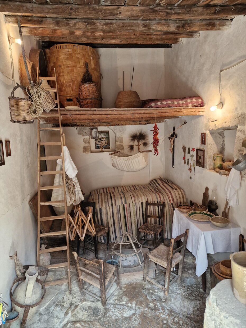 7a9d9537-c424-4e7a-8bdd-3b68040e7b3e