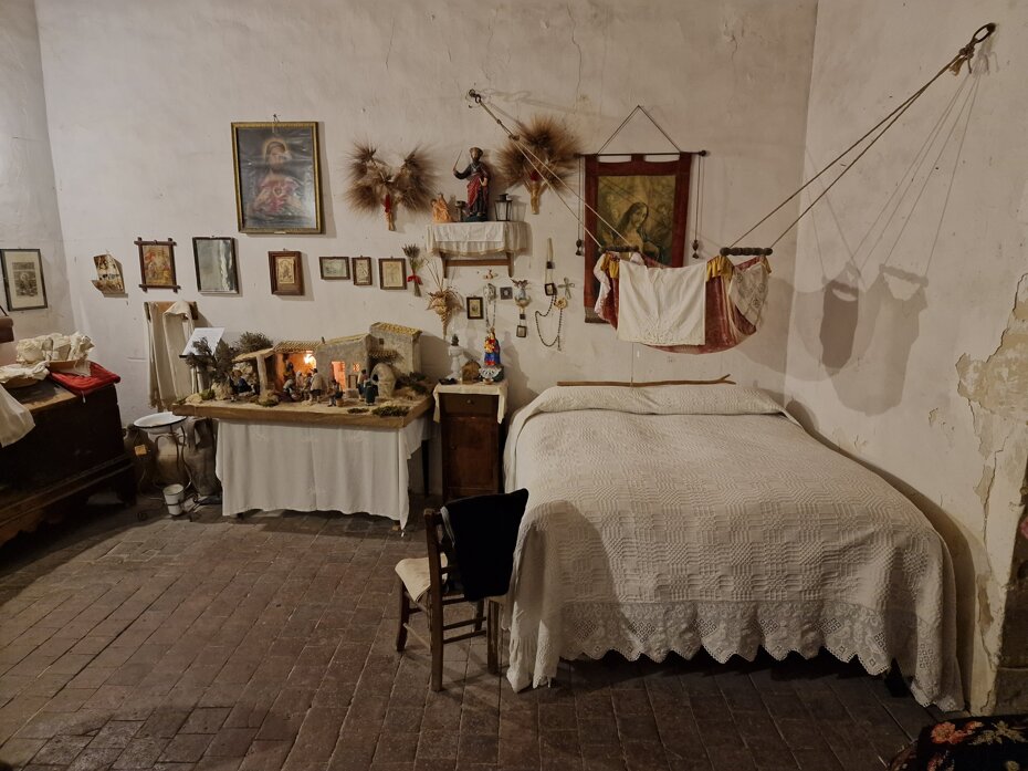 8c719832-f646-47d3-90a7-80bc9fc5db45