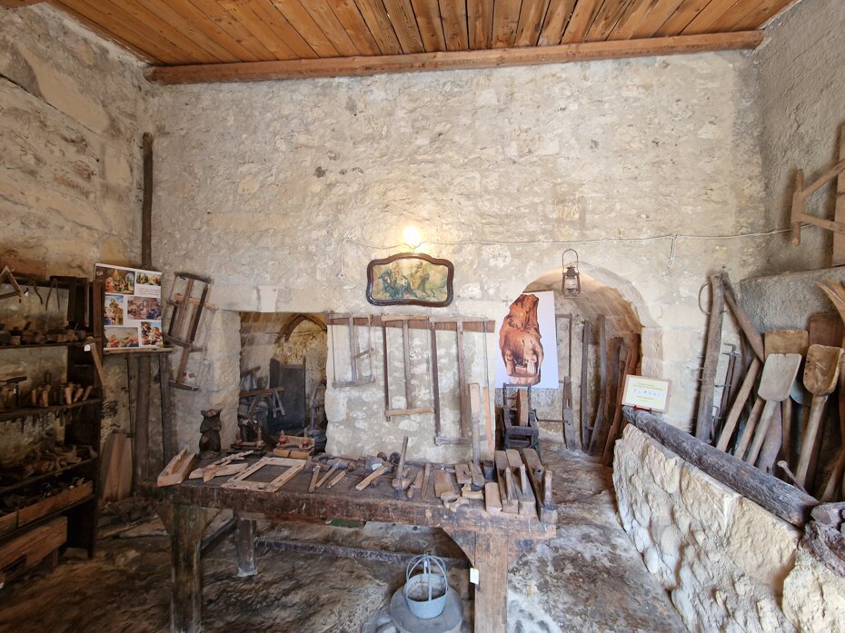 2b8c8909-69a3-4083-90ff-50807bc9c5f7