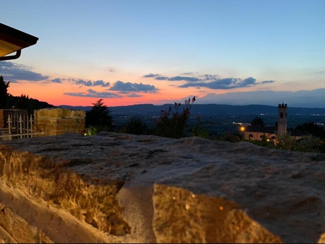 tramonto terrazza estiva giardino panoramico sui colli euganei.jpeg tramonto terrazza estiva giardino panoramico sui colli euganei.jpeg