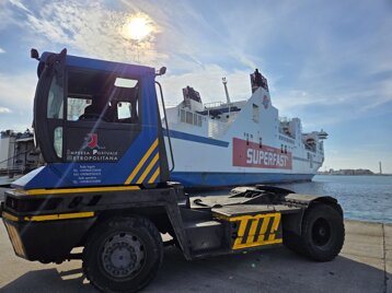 e5237370-0196-4fc0-9a51-9794f6fa8c56