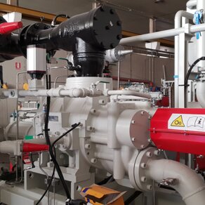 COMPRESSORE BORDO MACCHINA COMPRESSORE BORDO MACCHINA