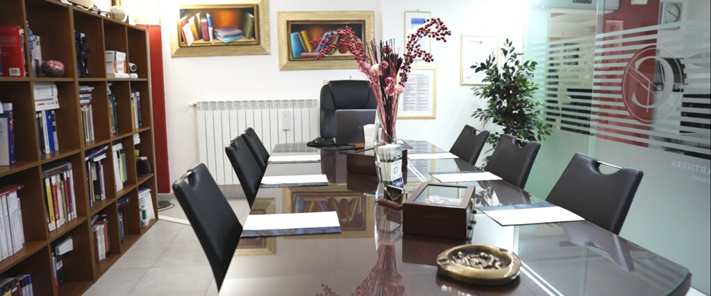 - Avvocati e Commercialisti - Avvocati e Commercialisti