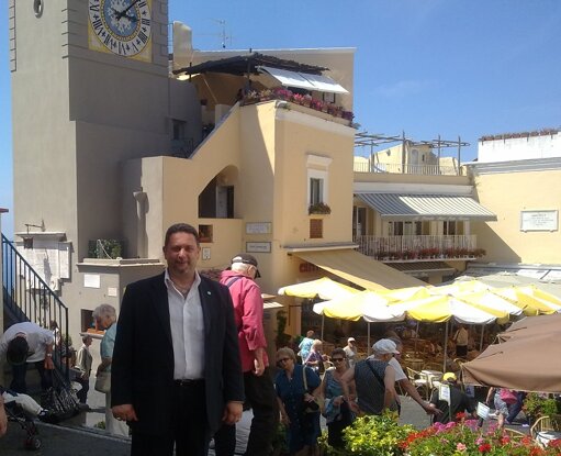 b33baf55-98c6-407b-9af3-6fe37b4456a3