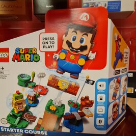 Il Lego Super Mario Starter Course è un set di cos