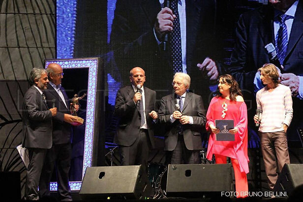 6c66b1_a6feec5d7a1045b8bd8640d876ed25e5