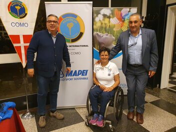 81e0f26b-be0f-4365-bdad-bc3951089e94 81e0f26b-be0f-4365-bdad-bc3951089e94