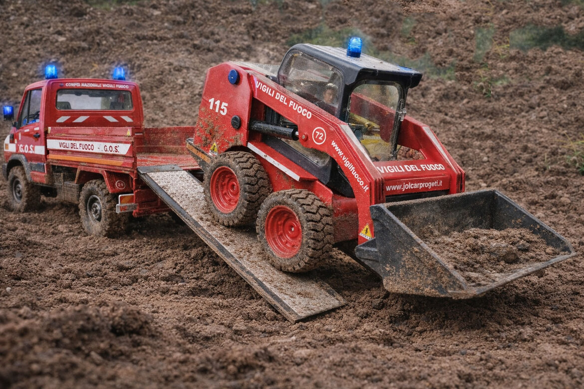 bobcat.jpeg bobcat.jpeg
