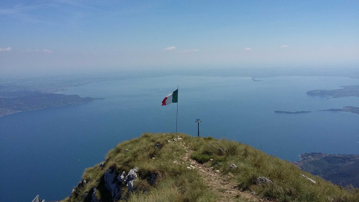 ae21afce-9ac1-4485-826c-7b7631029879