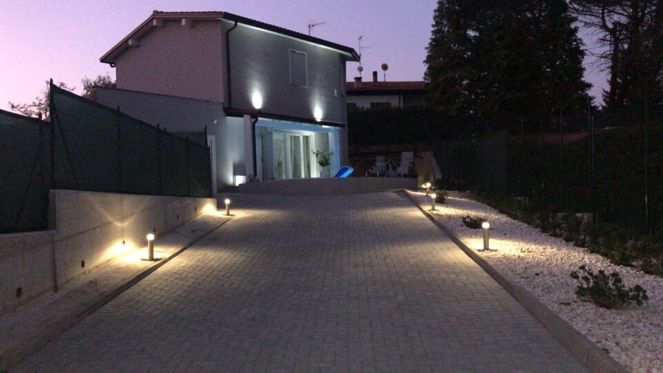 6f12ef93-a22d-41f1-adb7-fd9ced1765ee 6f12ef93-a22d-41f1-adb7-fd9ced1765ee