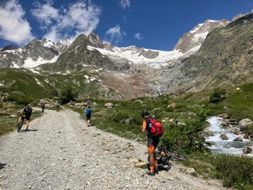 7da8fc2a-3d33-4dff-ab44-7e70b115a662 7da8fc2a-3d33-4dff-ab44-7e70b115a662