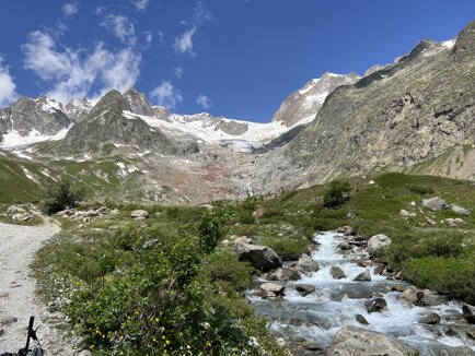 d16cc9ee-97e0-48f2-8e57-93497deed8c7 d16cc9ee-97e0-48f2-8e57-93497deed8c7