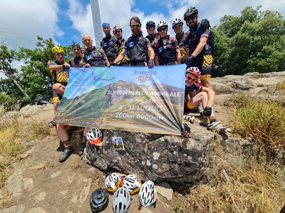 0a2feabd-75d1-4d30-a85b-456000f96d07 0a2feabd-75d1-4d30-a85b-456000f96d07