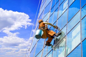 pulizia vetri.jpeg pulizia vetri.jpeg