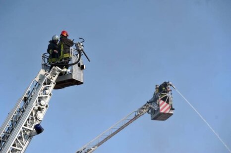 e0c6a297-3b80-4a31-b30e-a28567c285f9 e0c6a297-3b80-4a31-b30e-a28567c285f9