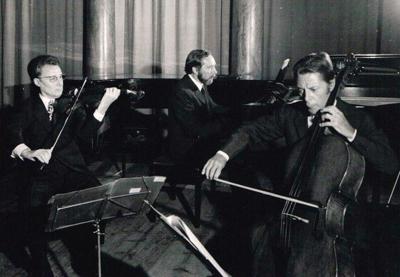 0b1e71d4-4852-4302-99f3-92cfaf96dbe5 0b1e71d4-4852-4302-99f3-92cfaf96dbe5