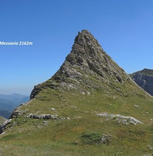 Corno di Mezzavia 2162m