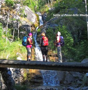 Ponte sul sentiero per il Passo delle Mastrelle