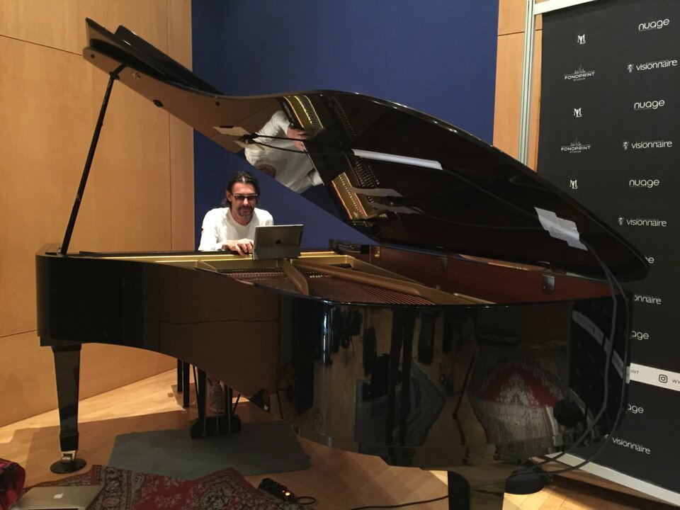 5e8be762-06a6-43e8-ad70-efeadb983f63