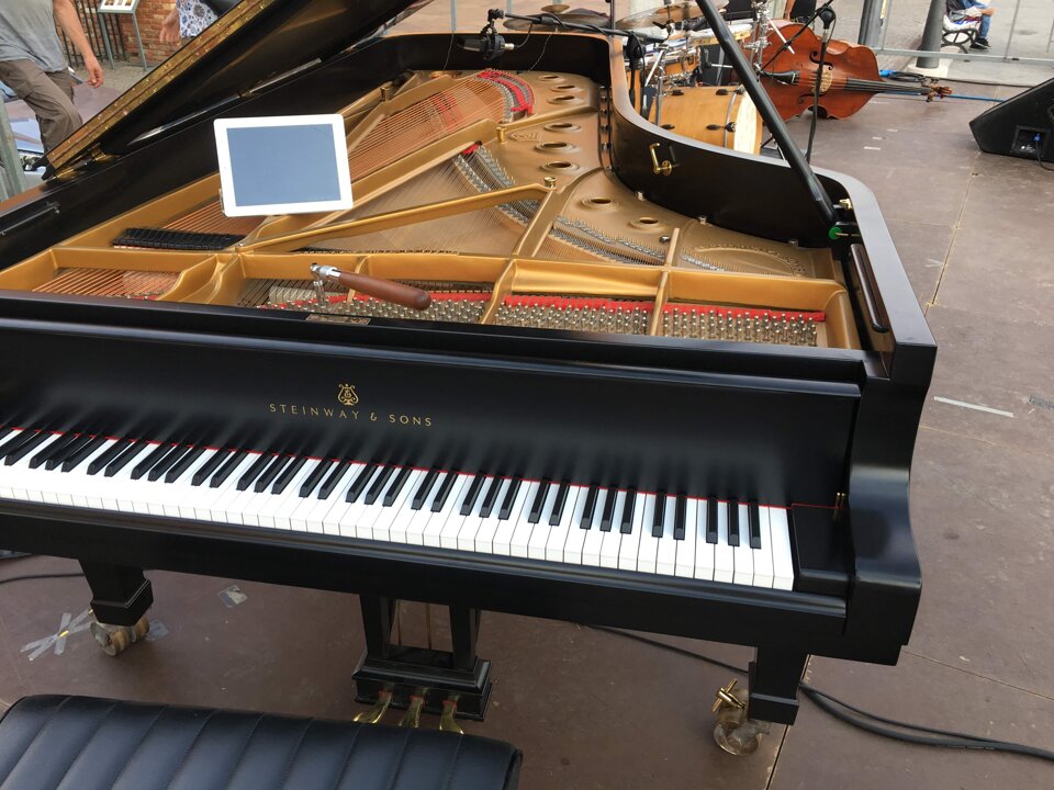 8fe2c054-2666-42b0-a5b2-e712708b2071