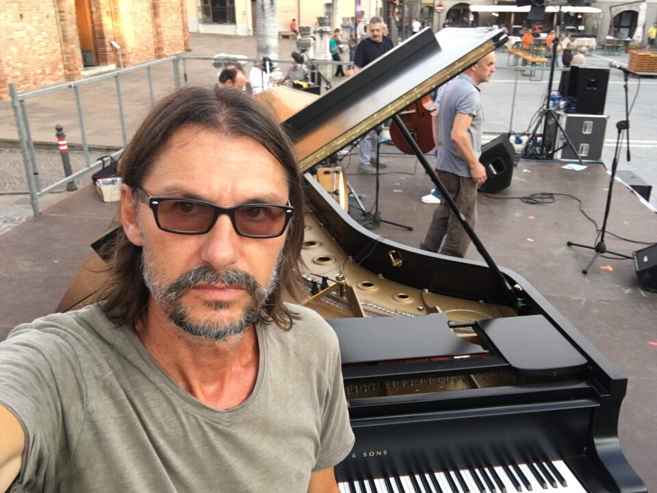 d3789ae7-89c0-413c-b5c6-ab2ee1246b6f