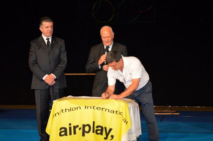 1c8a4aaf-0f98-442f-9e94-daf94d24c34d