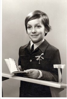 e6fe5983-624a-456a-a672-2c6190473b02