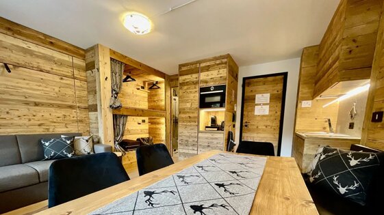 9251c3da-32e8-47ee-9166-eaa61b3cca3e