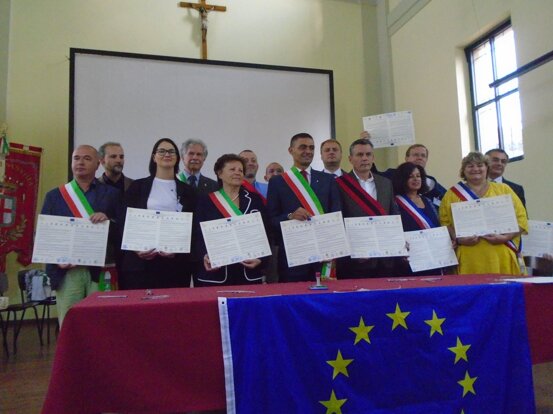 de5cea8a-f478-4445-a5a0-72d7c7de4a23 de5cea8a-f478-4445-a5a0-72d7c7de4a23