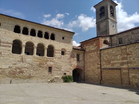 8c13d4ed-3aa8-4d05-a9ef-d61ec5fb85f1