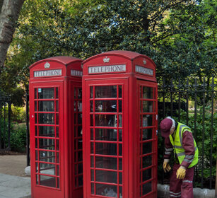 per la strada, Londra. On the road, London