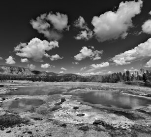 pozze sulfuree, sulphur puddles. Yellowstone