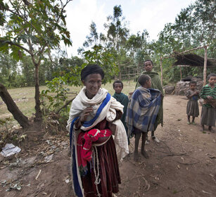 donna con i figli, woman with her sons