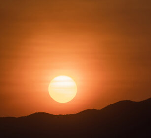 alba, sunrise lago Natron, lake Natron