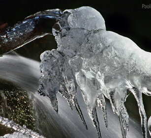 inverno nel torrente, torrent in winter Cantalupa (To), Piemonte