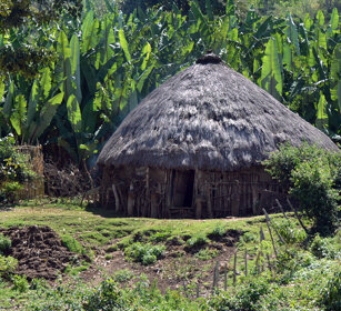 capanna, hut lago Zway, lake Zway