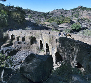 ponte di pietra, stone bridge vicino a Bahir Dar, near Bahir Dar