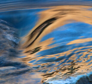 riflessi, reflections torrente Noce, Cantalupa (To). Noce torrent