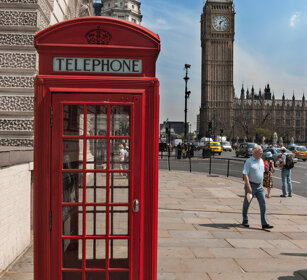 per la strada, Londra. On the road, London