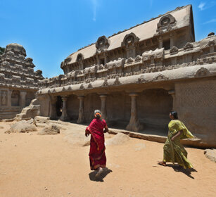 turisti, turists Pach Rathas, Mamallapuram, Tamil Nadu