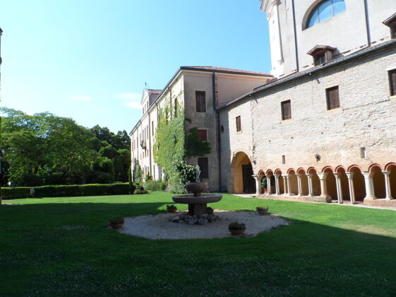 8e9952eb-0078-41d7-b7dc-278523e486a3