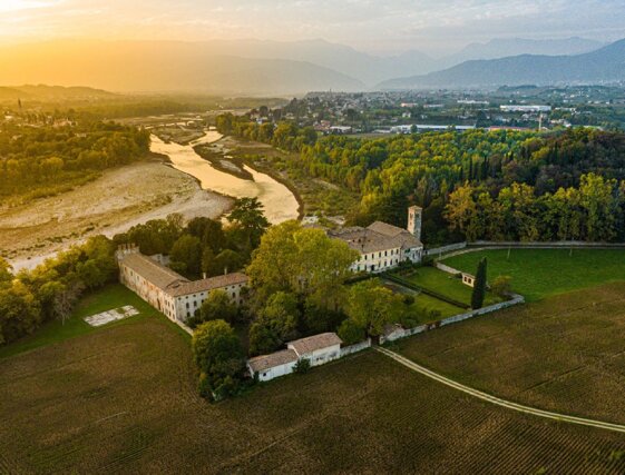 1e759c4f-0241-4739-ab75-0aa77f68c33e