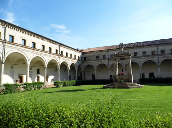 8d46479f-fd45-4458-a52a-93656aa85d17